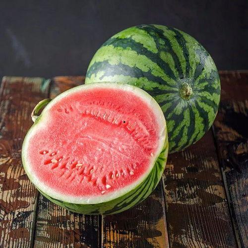 网暴吃瓜,揭秘网络暴力的双重效应